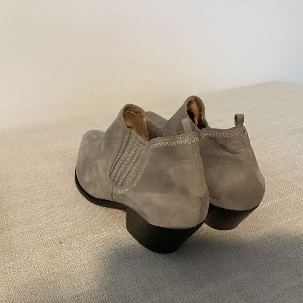 SCHULTZ Jacqueline Bootie Gray Suede - Picture 5 of 12